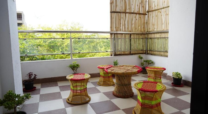 Tranquil Stay in a Beautiful Setting with games Apartment in Jaipur