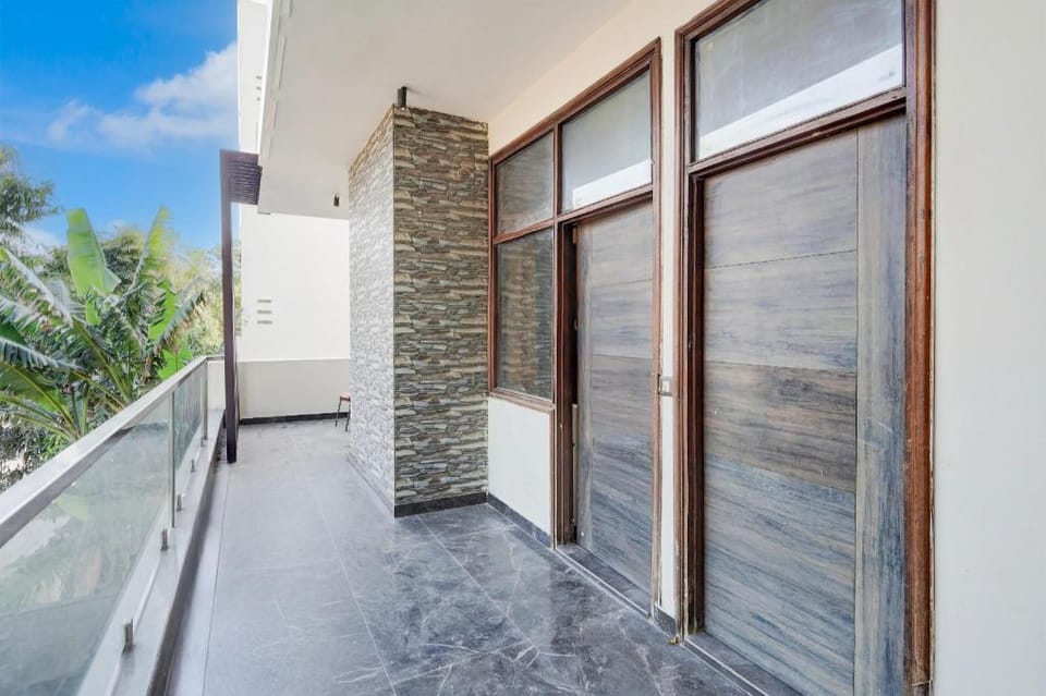 Super Collection O Sector 108 Noida Hotel in Noida