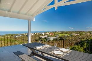 Pezula, Luxury Retreat- FC4 Vacation rental in Knysna