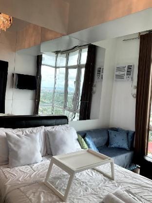 The Modish Place At San Lorenzo 2 Bedroom Vacation rental in Pasay