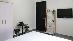 Homestay 4B - Private terrace & bathroom Apartment in Ho Chi Minh City