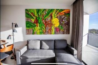 Two-bedroom Seaview (Escape 5th floor) Apartment in Chon Buri Changwat