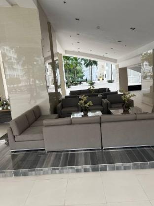 Shore Cheap Family suite Netflix&TV NAIA MOA 9120 Apartment in Pasay