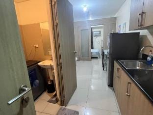 Shore Cheap Family suite Netflix&TV NAIA MOA 9120 Apartment in Pasay