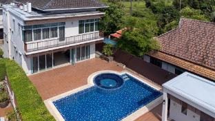 Private Pool Villa Chalong Villa in Chalong