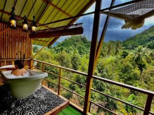 MakaFarmstay ThongPhaPhum สวนคุณตาทุเรียนทองผาภูมิ Vacation rental in Thailand