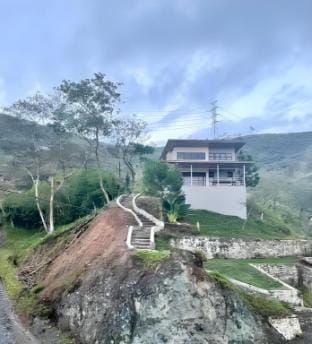 Victoria's Peak - El Cinco Farmville and Resort Vacation rental in Davao City