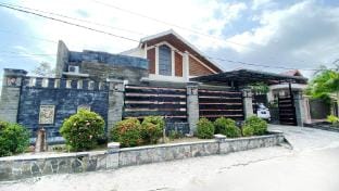 Cengkeh Syariah Residence Padang Vacation rental in Padang