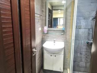Ximending (Emei 60) elevator, 2 minutes to the MRT Apartment in Taipei City