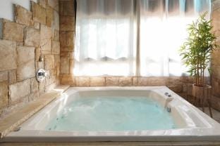 נוף ליער סוויטה בצפת עם בריכה פרטית ומחוממת Vacation rental in North District