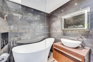 Nathanial House by Yoko Property Vacation rental in Aylesbury Vale