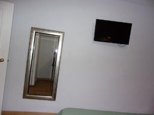 hotellorraineest Apartment in Paris