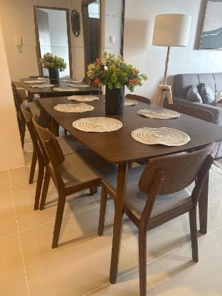 2Br QC Furnished Condo w/300mbps Net Free Pool Use Vacation rental in Quezon City