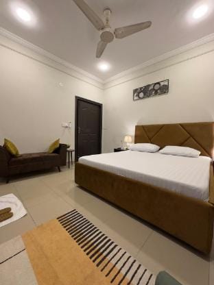 Cozy and Peaceful rooms near Lyallpur Galleria Vacation rental in Punjab