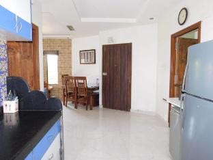 Party friendly 3BHK near Bollywood Kapoors Khans Vacation rental in Mumbai