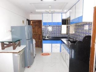 Party friendly 3BHK near Bollywood Kapoors Khans Vacation rental in Mumbai