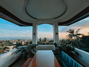 Casa Vista  Talisay Overlooking House With Pool Vacation rental in Cebu City