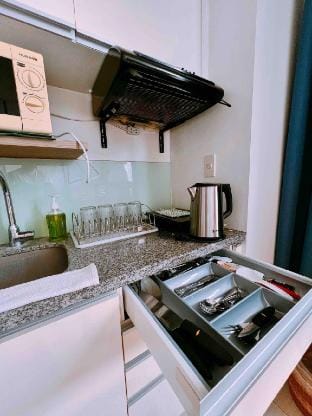 Hooga Home Calyx 10N Near Ayala Center Apartment in Lapu-Lapu City
