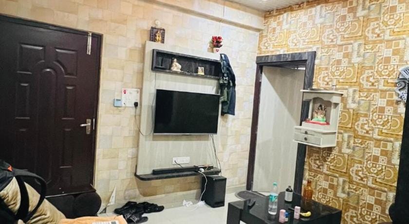 1 BHK FULLY FURNISHED FLAT Apartment in Varanasi