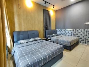 Atlantis 1BR Poolview 4Pax A15 -Wifi/TvBox/Parking Vacation rental in Malacca
