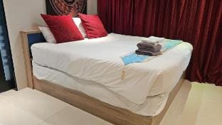 Bangla & Patong Beach with 2 Room Apartment in Patong