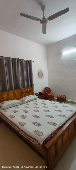 Genesis spaces non AC  upto 4 guests Kottayam Vacation rental in Kerala