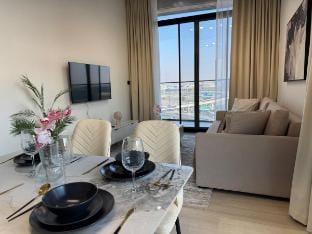 ASHRI Deluxe Apartment in JVC, Binghatti Luna Vacation rental in Dubai