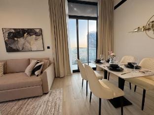 ASHRI Deluxe Apartment in JVC, Binghatti Luna Vacation rental in Dubai