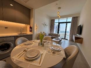 ASHRI Luxurious Home, 10 mins to Burj Khalifa Vacation rental in Dubai