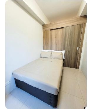 Andy's Point  Apartment in Las Pinas