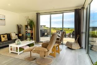 The Hideaway Waipipi Beach Couples Retreat/Hot Tub Vacation rental in Taranaki, New Zealand