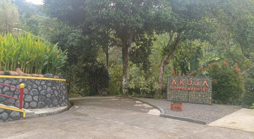 Akuja glamping room resto by VIBHM Resort in Cisarua