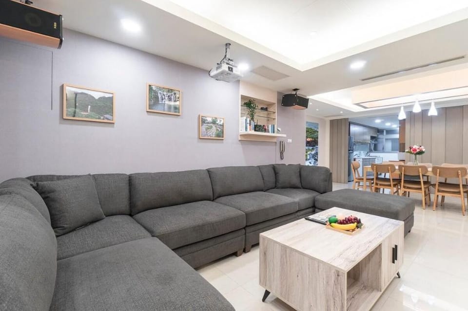 Cinema Style 3B2b 4min to Xinyi Anhe MRT Red Line Apartment in Taipei City