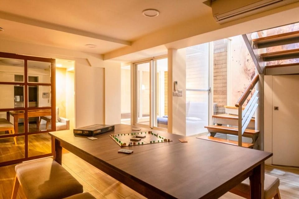Dream Home 5B3b, 257 sq. m/3 min to Tech.Build MRT Apartment in Taipei City