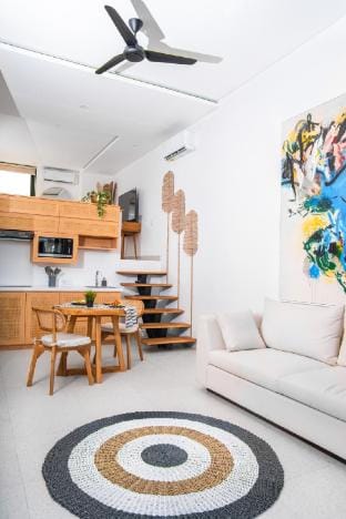 Karra Loft - Close to Beach, 1/1 (1st floor) Apartment in North Kuta