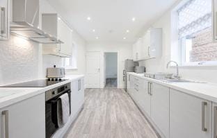3 Bed House, Free Parking, Garden Vacation rental in Wigan