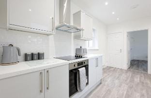 3 Bed House, Free Parking, Garden Vacation rental in Wigan