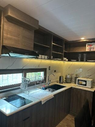 The99 Apartments w/ netflix Apartment in Baguio