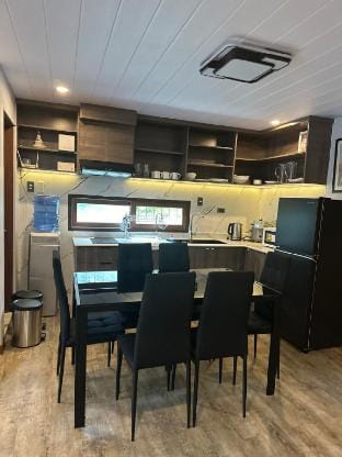 The99 Apartments w/ netflix Apartment in Baguio