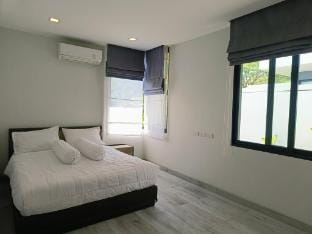 Laguna Park 免费巴士·近海滩·大床房带独立卫生间·私人泳池别墅 Villa in Choeng Thale