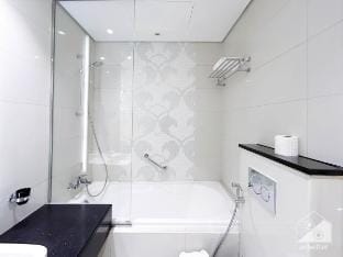 Luxury Studio in Business Bay with Canal View Vacation rental in Dubai