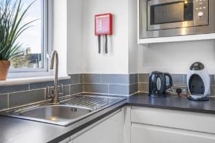 4BR Modern House with Garden | Angus Suites Vacation rental in Huntingdonshire District