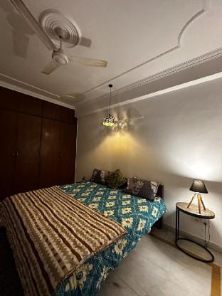 Nap Zone 3 Pvt BR w/KingBed Vacation rental in New Delhi