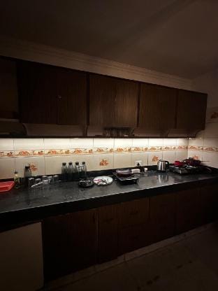 Nap Zone 1 Pvt BR w/KingBed Apartment in New Delhi