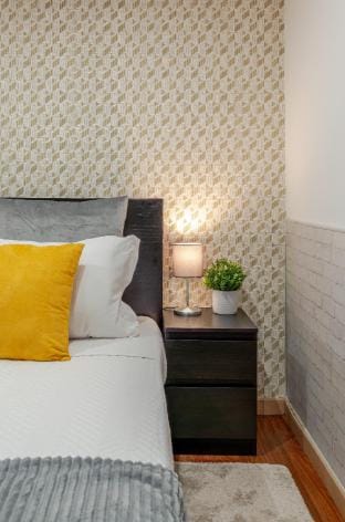 Garden-Level Studio in Porto’s Heart Apartment in Porto