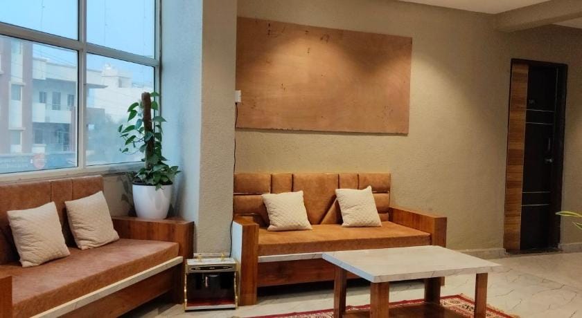 The Pearl Inn Hotel in Maharashtra