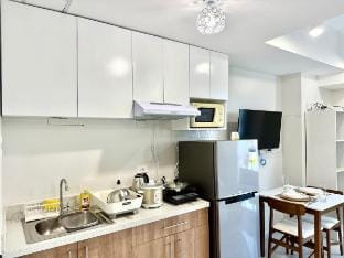 Studio Unit 308 Mivela with parking Apartment in Cebu City
