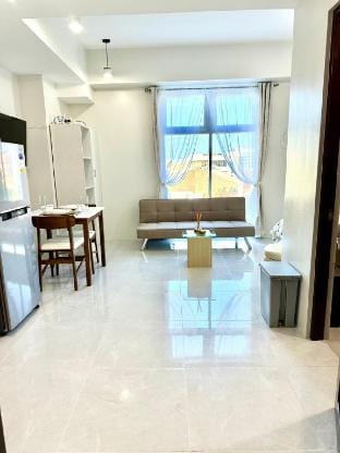 Studio Unit 308 Mivela with parking Apartment in Cebu City