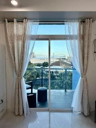 Studio Balcony Unit 307 Mivela with Parking Apartment in Cebu City