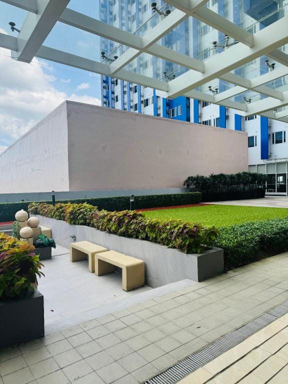 Quezon City Sun Residences Welcome Rotonda Apartment in Manila City